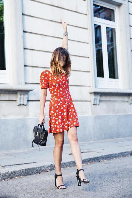 Floral_Dress-Topshop-Denim_Jacket-Street_Style-Outfit-18