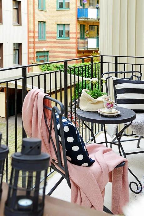 Como conseguir un balcón bonito y low cost en gris, negro y rosa empolvado