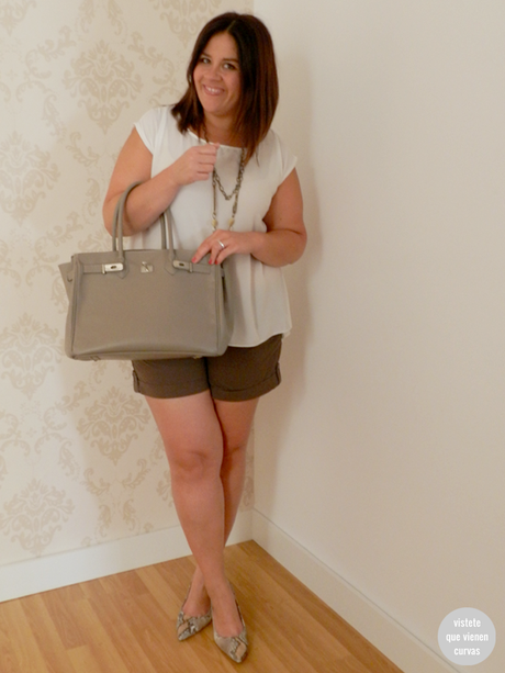 Quien tiene una camisa blanca tiene un tesoro (Outfit)