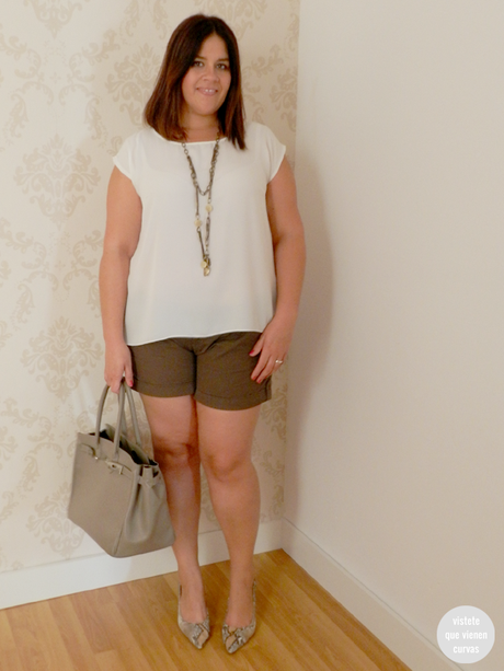 Quien tiene una camisa blanca tiene un tesoro (Outfit)