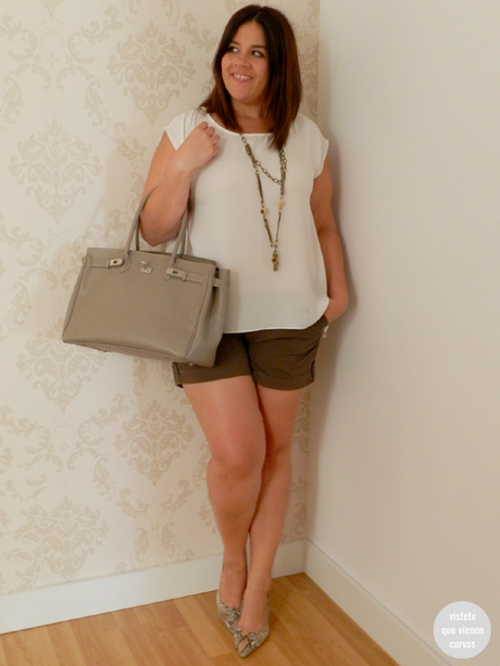 Quien tiene una camisa blanca tiene un tesoro (Outfit)