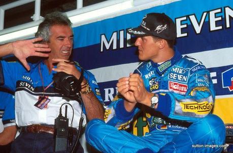 SE SOSPECHA QUE EL PERSONAL MEDICO QUE TRASLADO A SCHUMACHER FOTOGRAFIO EL HISTORIAL DEL PILOTO