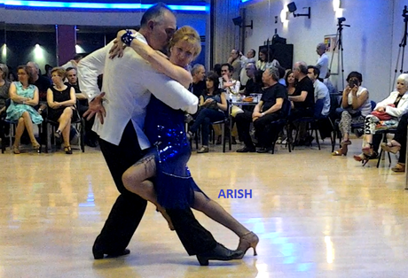VESTIDO DE BAILE LATINO EN AZUL VESTIDO DE BAILE LATINO EN AZUL
