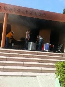 Se quemó parte de Ayuntamiento Tamayo.