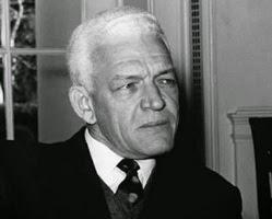 Juan Bosch cumpliría hoy 105 años de edad.