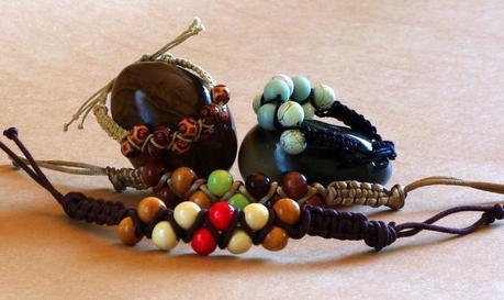 Pulseras con bolitas en zig-zag