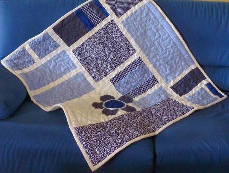 Manta patchwork fácil con motivos Manta patchwork con motivos para principiantes