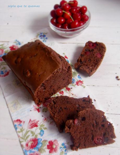 PAN DE CHOCOLATE.....CON SOLO DOS INGREDIENTES: HELADO Y HARINA
