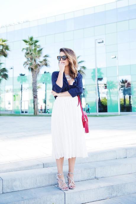 Mango_080_Barcelona-Midi_Skirt-Blue-Gucci-Snake_Sandals-Outfit-Street_Style-12