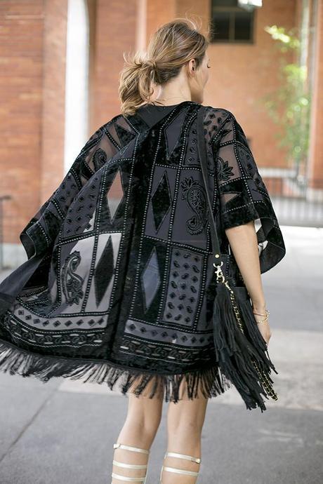 VINTAGE SHORTS OUTFITS, vintage shorts, santas costuras, kimono, bite for virvin, virvin, flea market, gladiators, stuart weitzman, suiteblanco, fringe bag, michael kors, adamarina, cristina blanco, second hand, guiadeestilo, guia de estilo, spanish fashion blogger