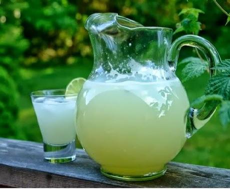 UNA VITAMINA PARA EL HIGADO: JUGO DE LIMON