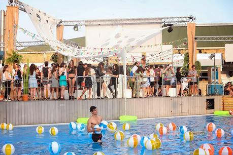 Pull & Bear pool party