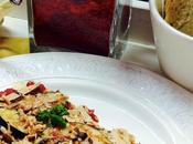 Tosta breva, foie trufa sobre confitura pimiento piquillo