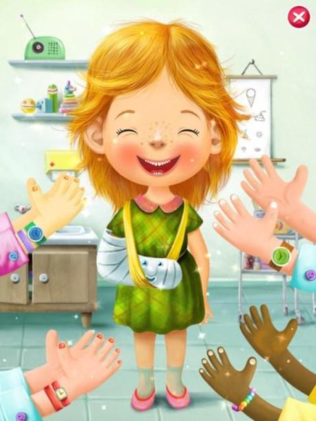 Amber se pone muy contenta cuando le colocas su escayola.