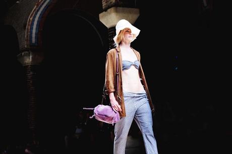 Loversandfriends_Dress-080_Barcelona-White_Sandals-MII_Seat-Streetstyle-Outfit-7