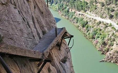 senderismo extremo en el caminito del rey