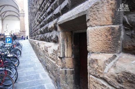 Inferno Dan Brown 22 Puerta de escape de Langdon y Sienna. Palazzo Vecchio