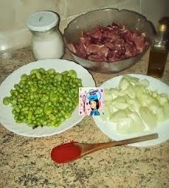 CARNE CON GUISANTES Y HABITAS