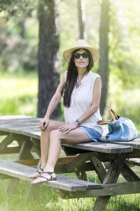 street style barbara crespo a walk in the countryside teruel village fashion blogger outfit the corner shop blog de moda