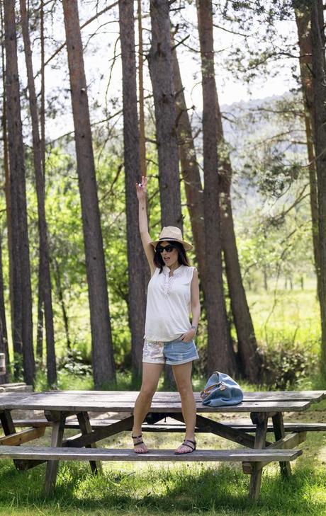 street style barbara crespo a walk in the countryside teruel village fashion blogger outfit the corner shop blog de moda