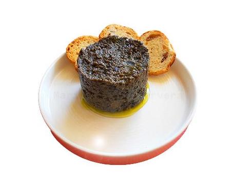 pate de aceitunas y alcaparras