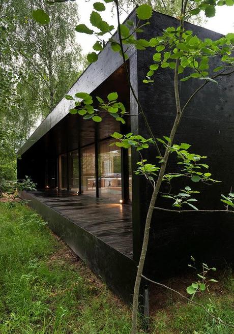 Casa Minimalista en el Campo en Moscu / Minimal House in Moscu