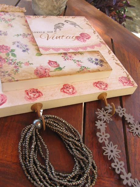 Nueva perchita.....y pinturas de tiza