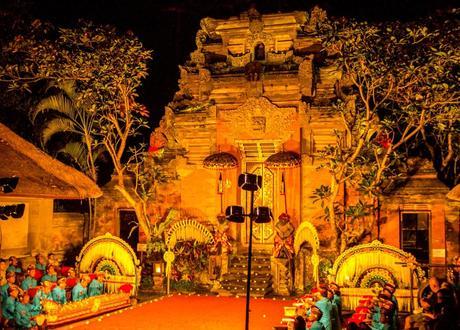 Espectáculo de danza en Ubud, Bali Espectáculo de danza en Ubud, Bali