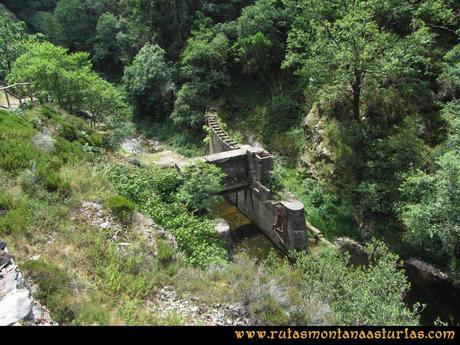 Ruta Hoces del Esva: Vista del embalse