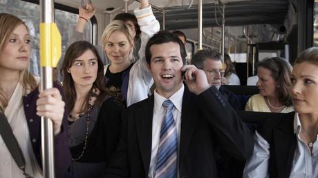 B - AR - Luciana Torres - 4 reglas para viajar en transporte público_732x412