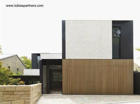 Fachada a la calle de una casa residencial contemporánea en Australia