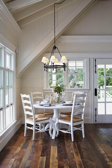 Cottage Rustico sobre Lago en Canada  /  Rustic Cottage in Front of Lake