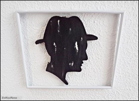 Silueta de hombre + pared del recibidor