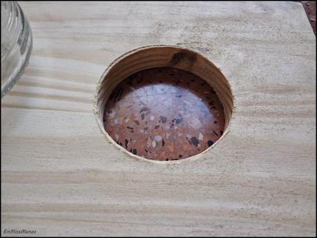 Leja para el recibidor y bombillas de cemento