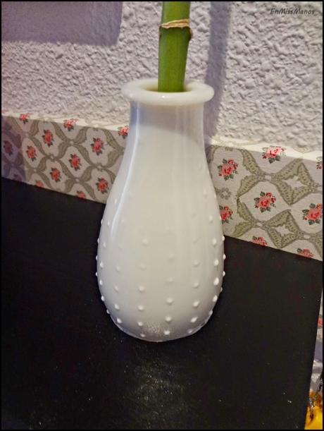 Leja para el recibidor y bombillas de cemento