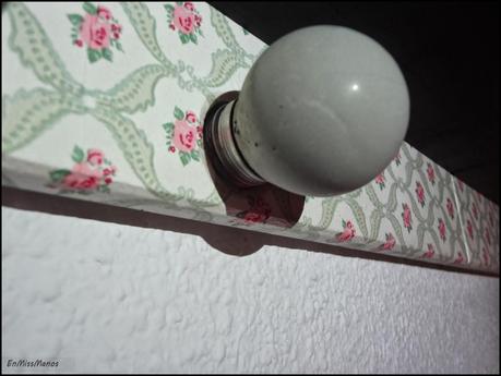 Leja para el recibidor y bombillas de cemento