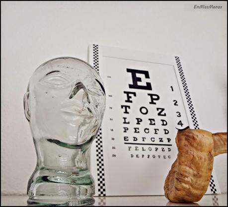 Cabeza de vidrio y 1 pared del salón