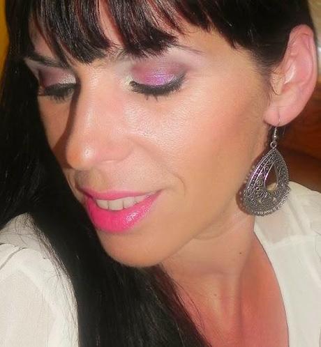 Fucsia para un blanco/negro (Look, manicura y outfit) Fucsia para un blanco/negro (Look, manicura y outfit)