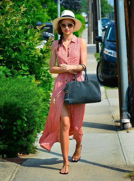 UN LOOK PARA CADA DIA DE LA SEMANA (IX).-