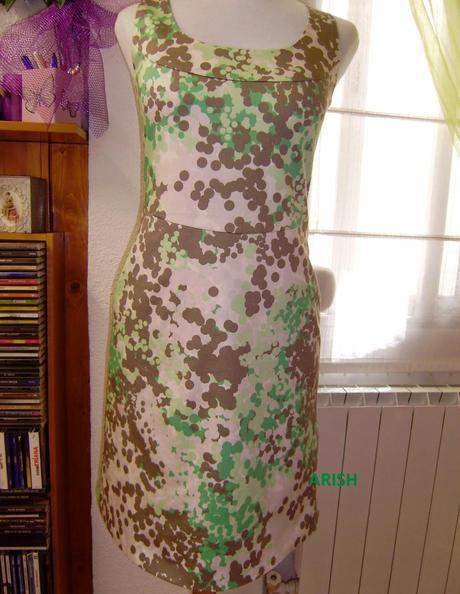 VESTIDO DE VERANO EN GRISES Y VERDES