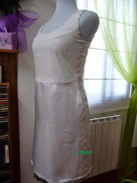 VESTIDO DE VERANO EN GRISES Y VERDES