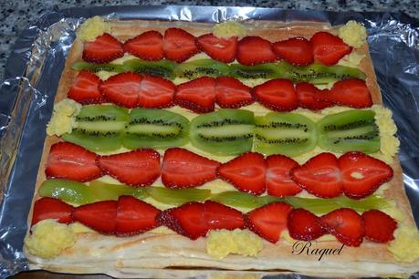 Tarta de Hojaldre con Crema y Frutas