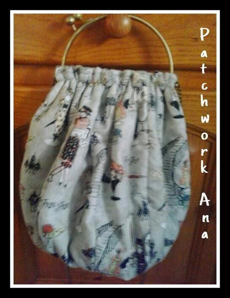 Bolso bombonera, portapañuelos y corazones