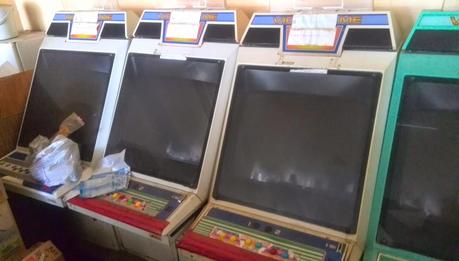 Una mujer compra un local cerrado en Japón ¡y resulta ser un salón recreativo!