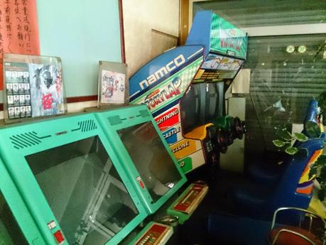 Una mujer compra un local cerrado en Japón ¡y resulta ser un salón recreativo!