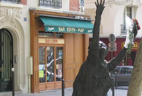 Estatua de Edith Piaf en Paris