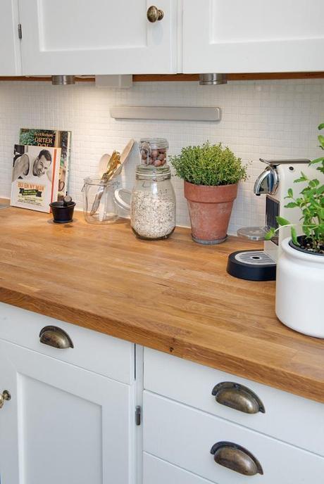 sillón BKF o Butterfly sillas Eames DSW silla Louis Ghost de Kartell pisos pequeños amplios muebles de diseño lámpara FlowerPot de &tradition Interior nórdico espacioso y funcional decoración escandinava blog decoración nórdica 