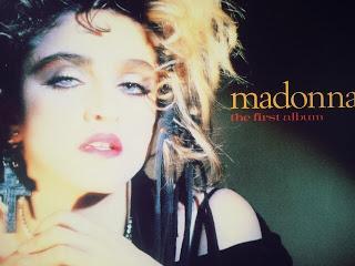 Me paso el día bailando. Exposición Ídolos Pop en el MuVIM Me paso el día bailando. Exposición Ídolos Pop en el MuVIM