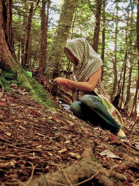 Hillary Fayle, hojas bordadas