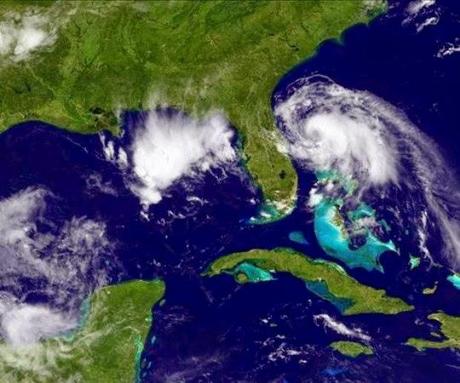 Arthur ya es huracán y amenaza los festejos del 4 de julio